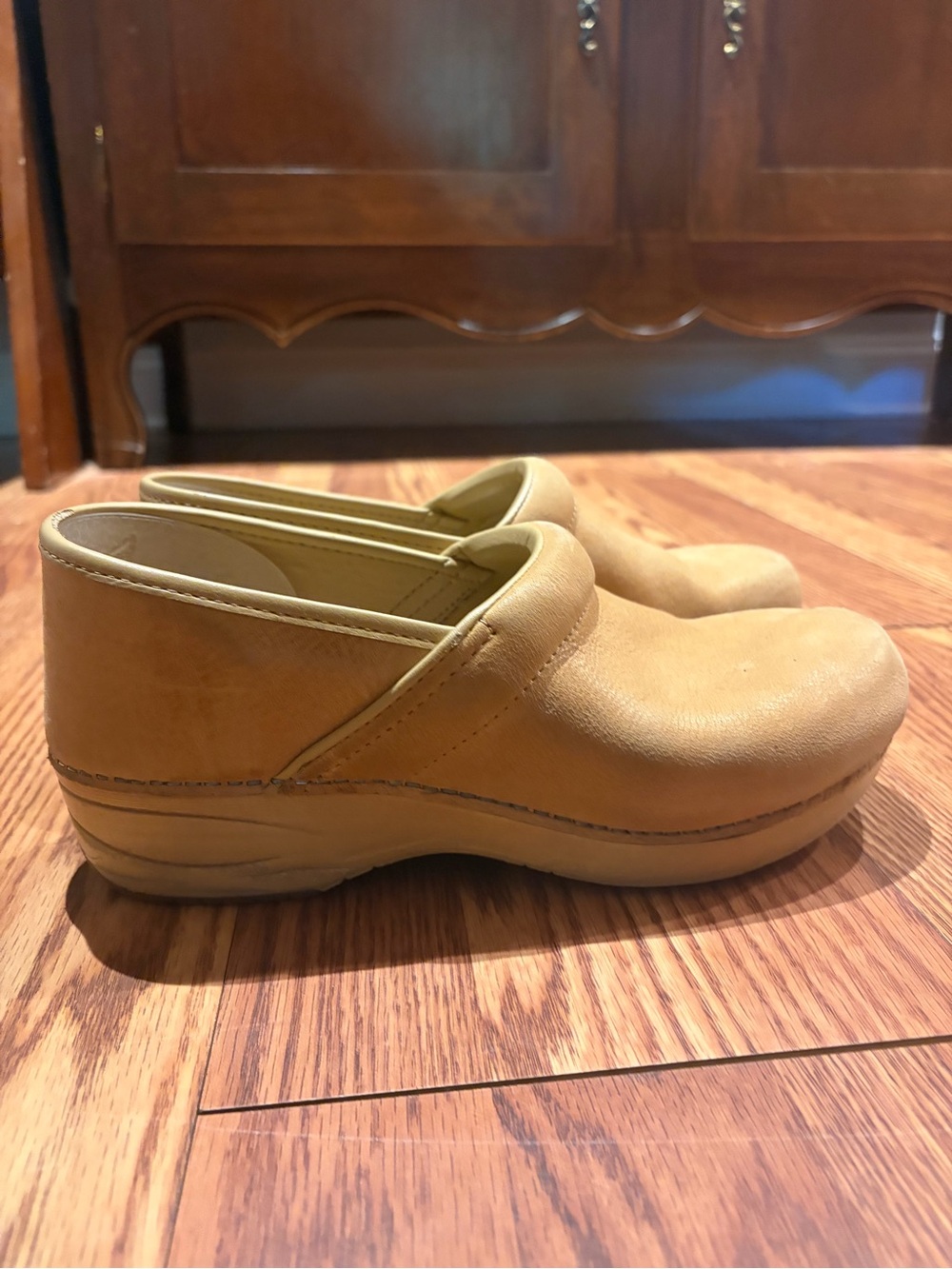 Dansko XP 2.0 Tan Leather Clogs